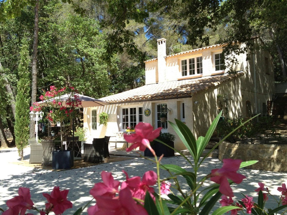 Entire Home Laudun-l'Ardoise 72629