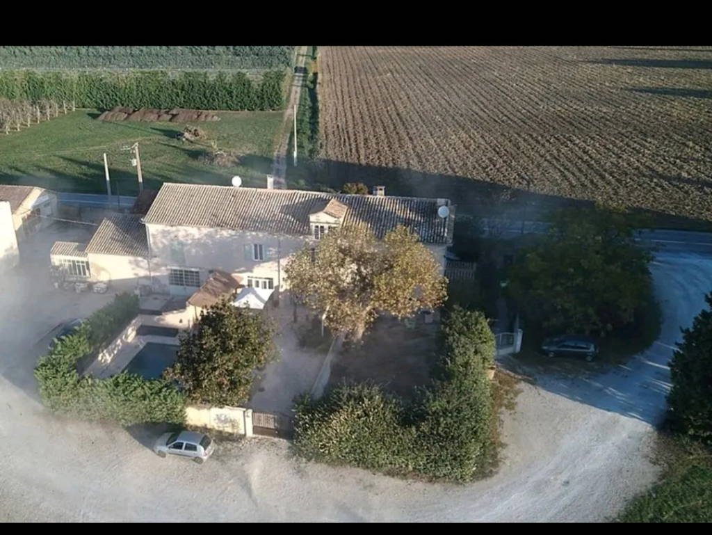 Famiglia L'Isle-sur-la-Sorgue 661935-1