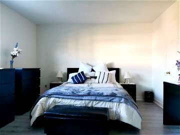Roomlala | Master Bedroom With En-suite Washroom