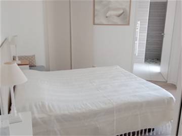 Roomlala | Master suite 50m2 with spa 150 m from the beach