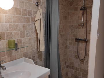 Chambre d'hôte à louer à Lattes - photo 5 : salle de bain-5