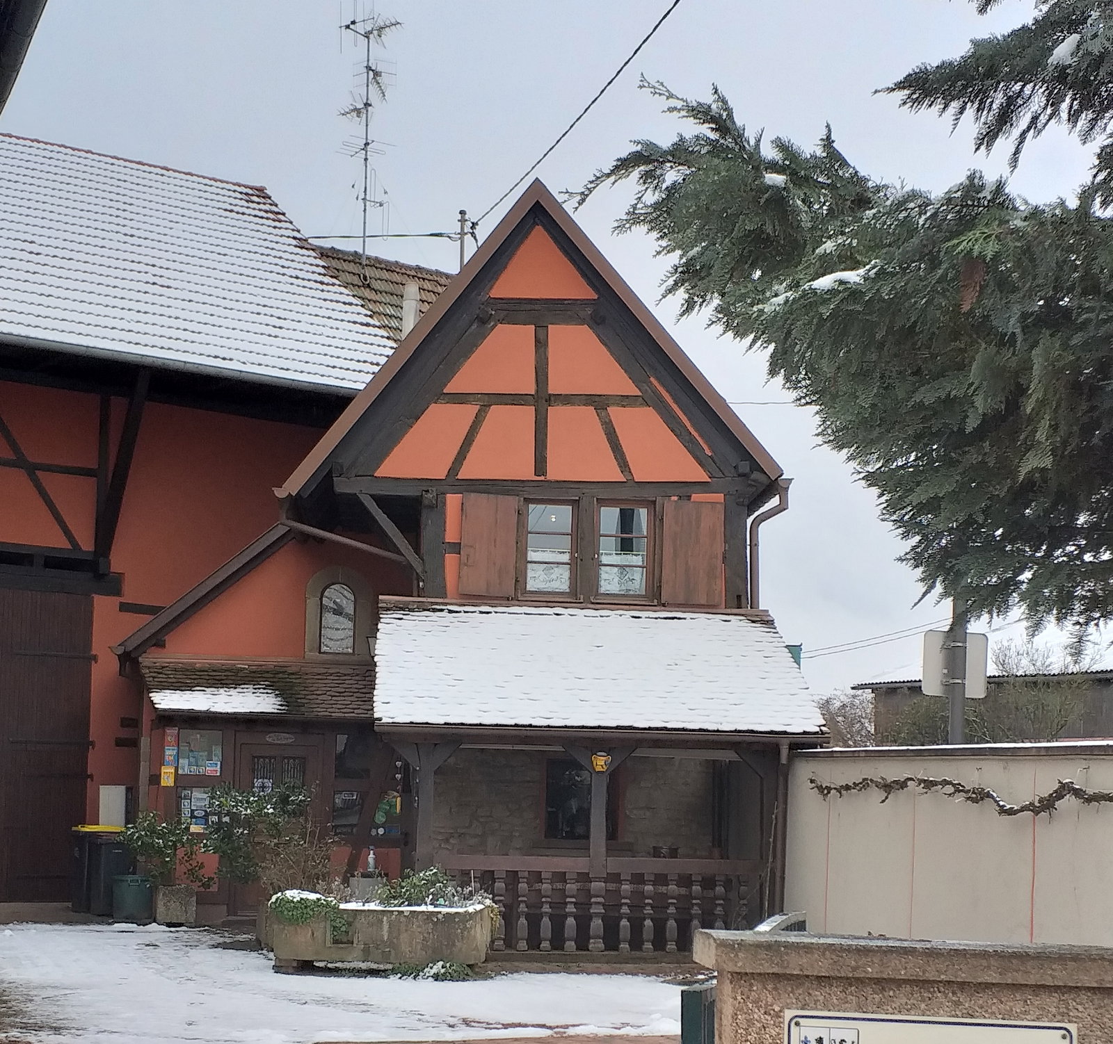 Entire Home Berstett 253093