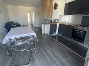 Roomlala | Mieszkanie do wspólnego zakwaterowania