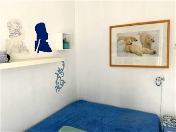 Roomlala | Mieten Sie das blaue Zimmer exklusiv für Frauen