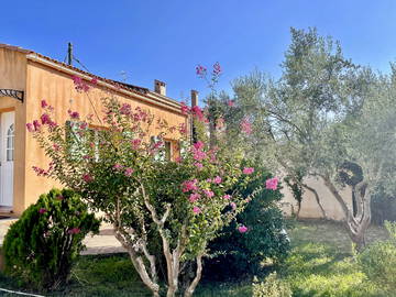 Roomlala | Miramas na Provença: Turismo Rural (T2 Casa Mobilada 35m2, 4 pessoas)