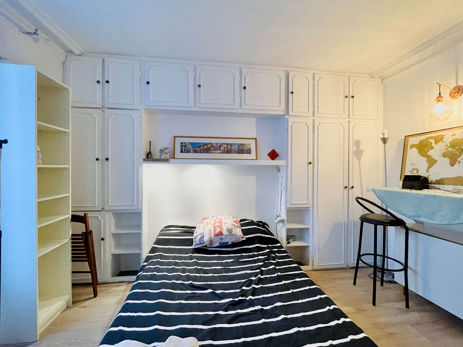 Ganz Haus Paris 654096