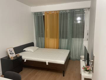 Roomlala | Młodzi ludzie dzielący zakwaterowanie