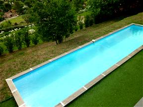 Moderne 350 M² Villa mit Swimmingpool 