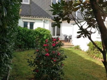Roomlala | Møbleret værelse i komfortabel delt lejlighed, nær byens centrum 