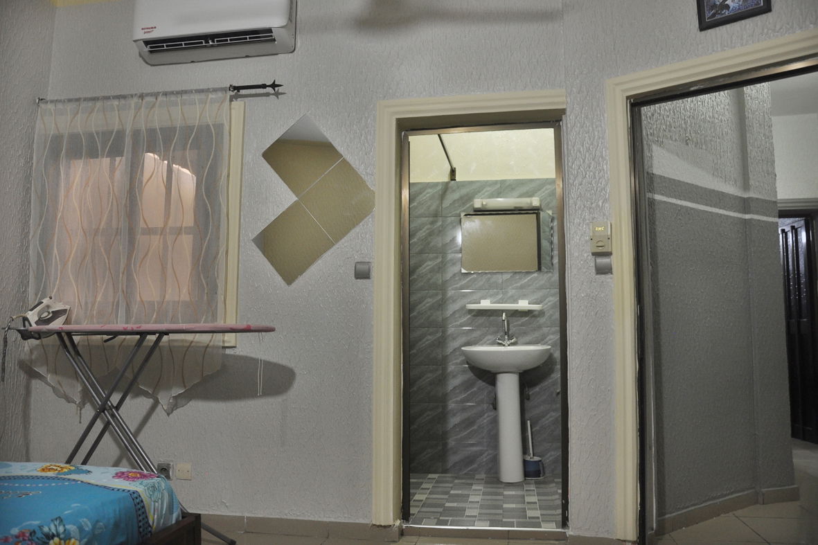 Unabhängiges Studio Agouenyive 107023