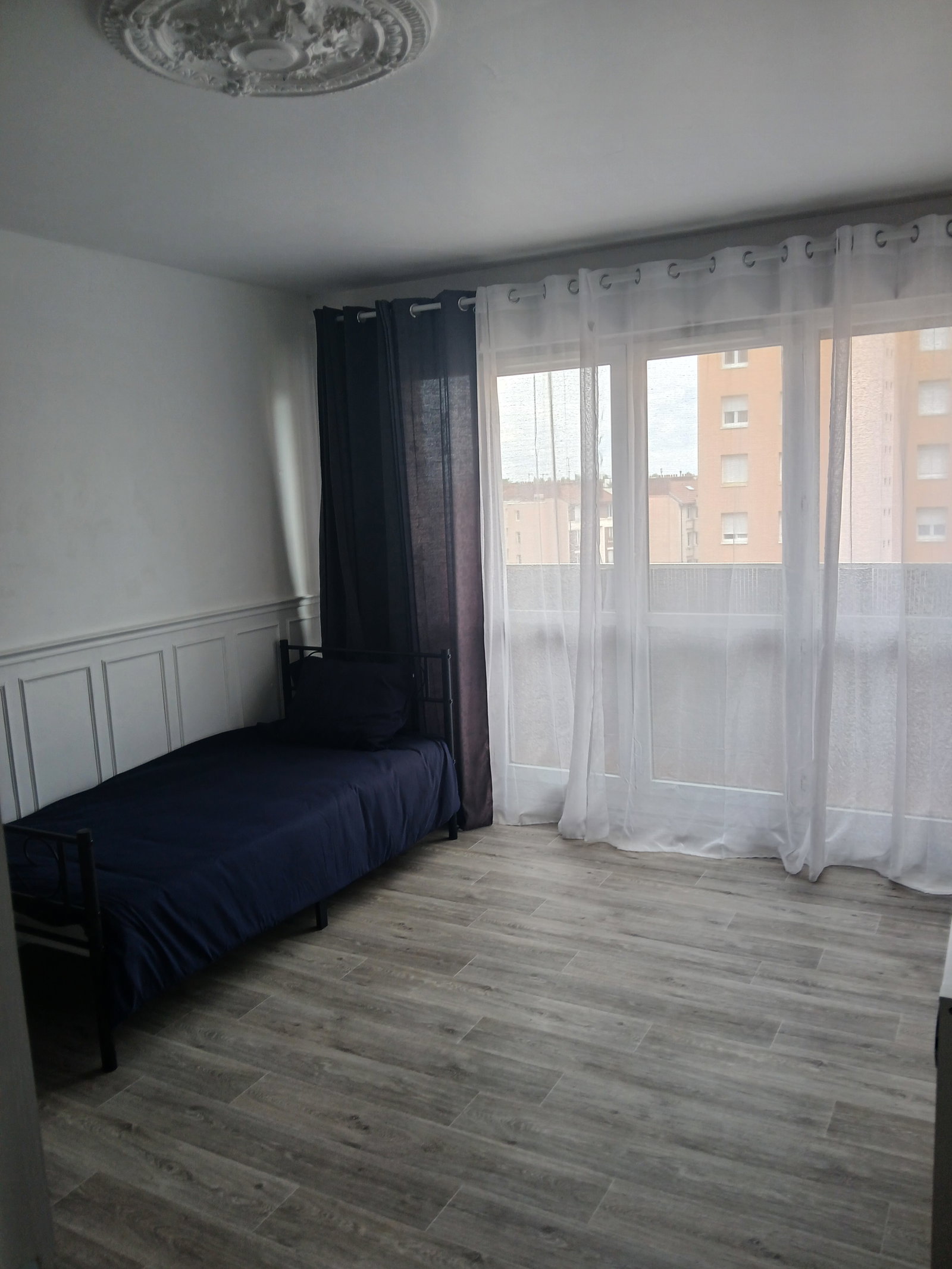 Wohngemeinschaft La Courneuve 674217