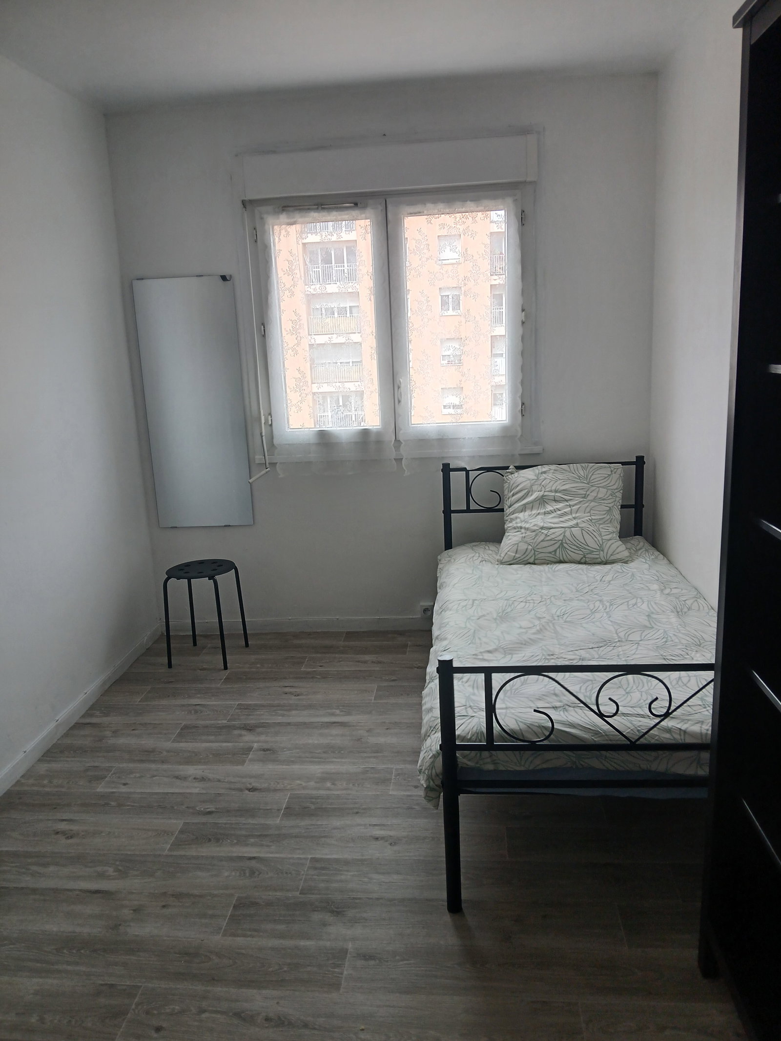 Wohngemeinschaft La Courneuve 674217
