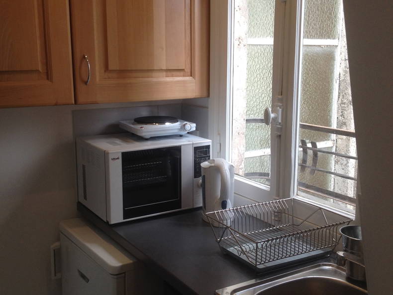 Entire Home Paris 100520-3