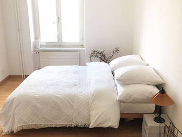 Roomlala | Mooie gemeubileerde kamer in centraal (altbau) appartement, privé