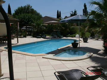 Roomlala | Moradia 2 para 10 pessoas com piscina