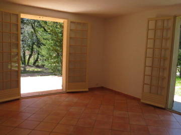 Roomlala | Moradia de 5 assoalhadas com jardim em Grambois 84240