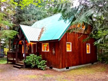 Roomlala | Mt. Baker Lodging - Cabin #32