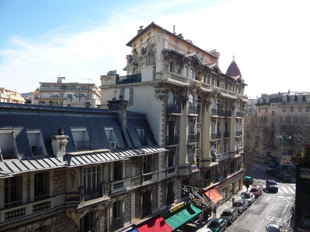 Colocación Nice 142998