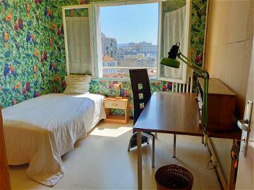 Roomlala | Na terenie studenckim