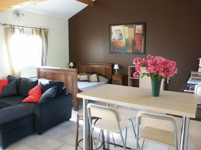 Gastenkamers Luzinay 13044