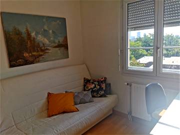 Roomlala | Nanterre Nice Room For Rent Near The RER