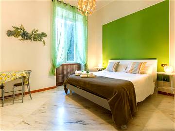 Roomlala | Naples Mergellina Ischia Room