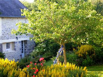 Roomlala | Near Sea, Quiet, Charming Cottage In Orval Garden