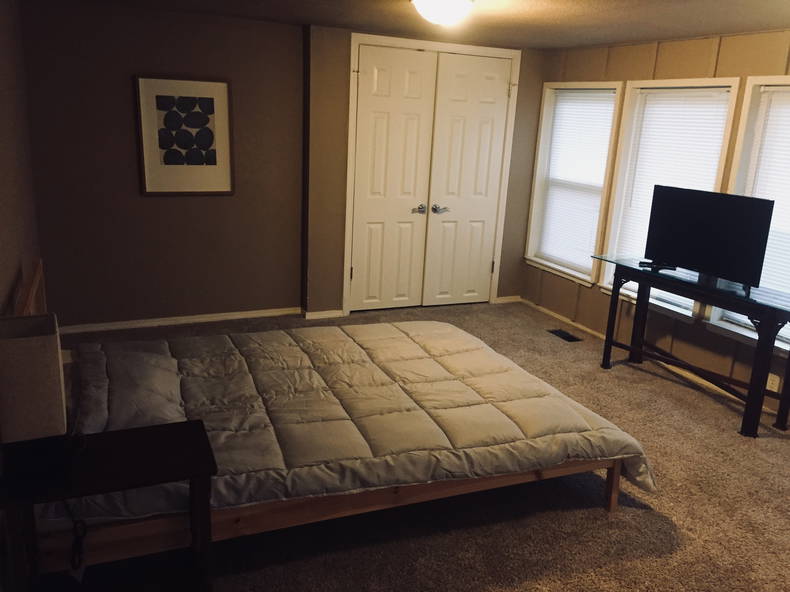 Homestay Tulsa 198330-3