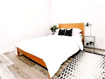 Roomlala | New Furnished Coliving Space In Junction Triangle Toronto