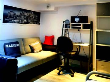 Roomlala | New-York Room- 12m2- Long Stay In Villa (1 Person)
