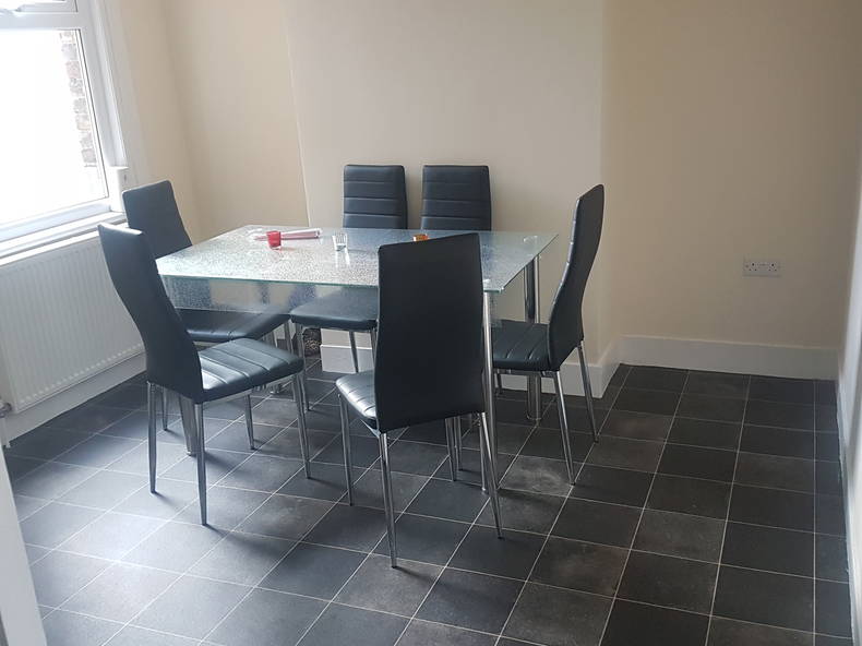 Gastgezin England 174280-4