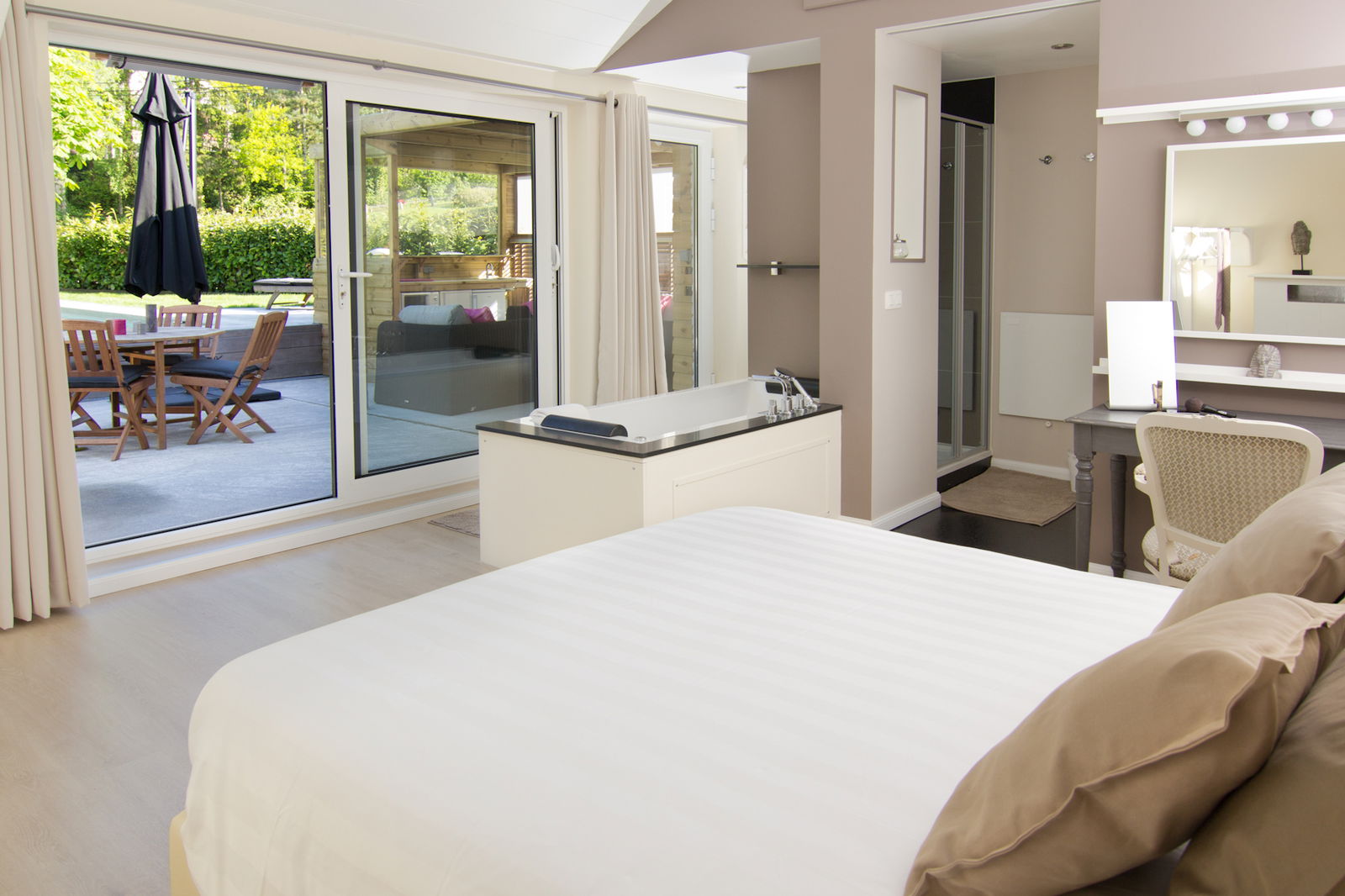 Independent Studio Lasne 260259