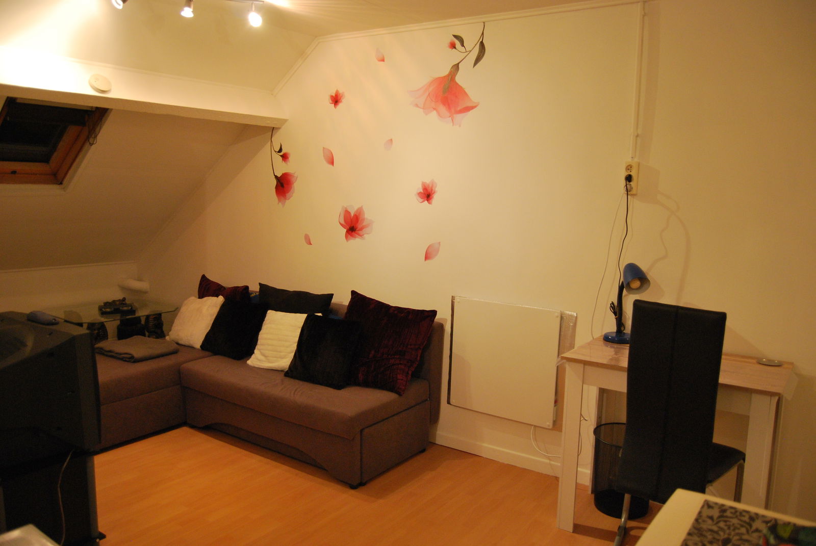Independent Studio Mons 115035