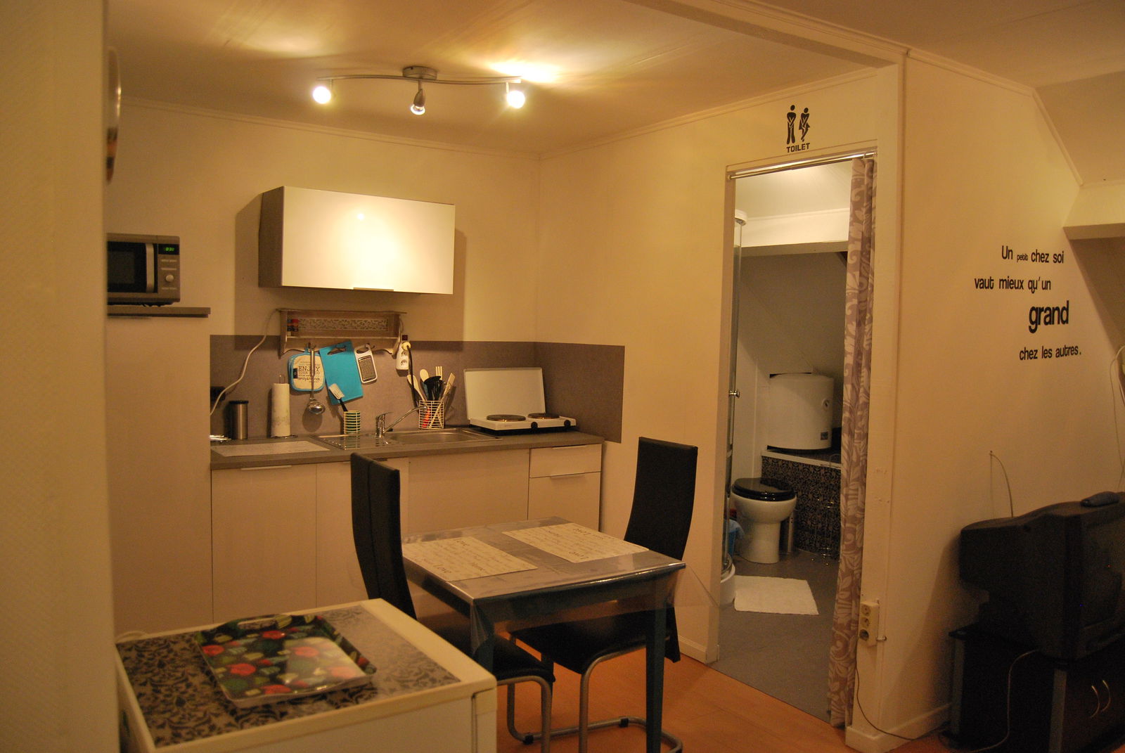 Independent Studio Mons 115035