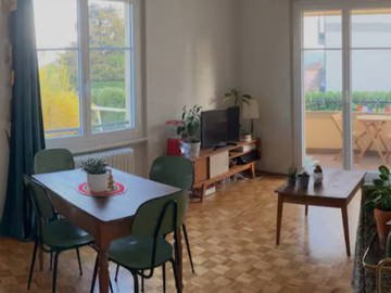 Roomlala | Nice room in Lausanne