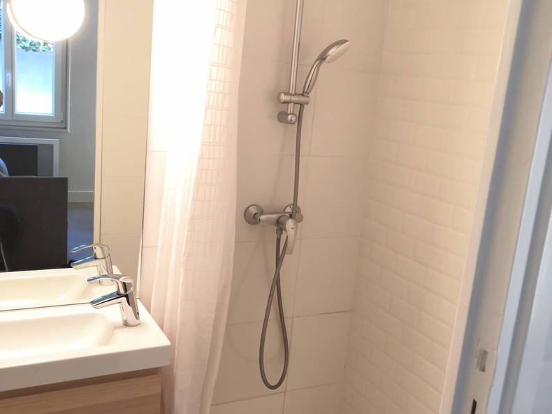 Entire Home Paris 239627-4