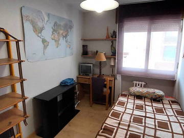 Roomlala | Nicht teure Wohnung 125m2 / 4 Zimmer / 2 Badezimmer / 1 Terrasse