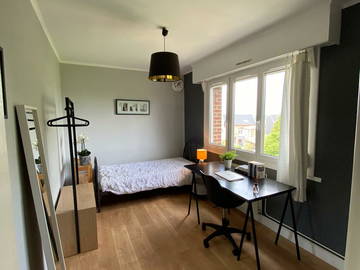 Roomlala | No. 8 Valenciennes Polytechnic University: Studette Tout Co