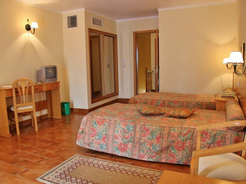 Quartos De Hóspedes Atouguia da Baleia 166298-2