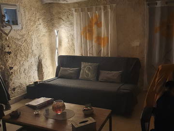 Roomlala | Noclegi typu Bed and Breakfast w Revest Les Eaux