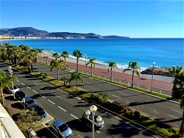 Roomlala | Noleggio per pernottamento a Nizza con vista mare a 180°.