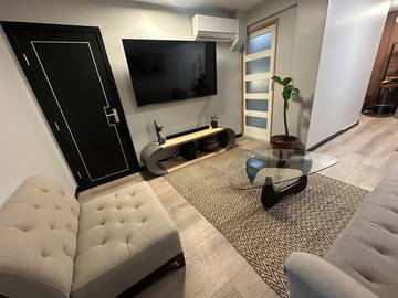 Logement entier à louer à North Vancouver - photo 5 : salon-5