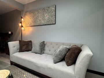 Logement entier à louer à North Vancouver - photo 14 : salon-14