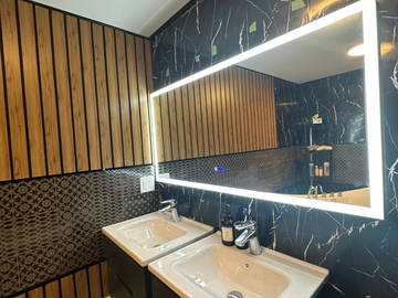 Logement entier à louer à North Vancouver - photo 34 : salle de bain-34