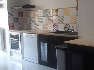 Roomlala | Novo apartamento compartilhado de 4 quartos