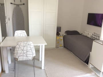 Roomlala | Nowy umeblowany pokój (17m2)