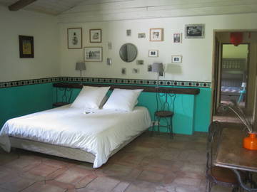 Roomlala | O campo a 12 km do oceano