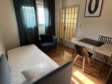 Roomlala | Offers furnished shared accommodation for students – 80m²