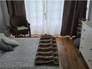 Roomlala | Onafhankelijke kamer in neo-Bretons huis vlakbij de stad