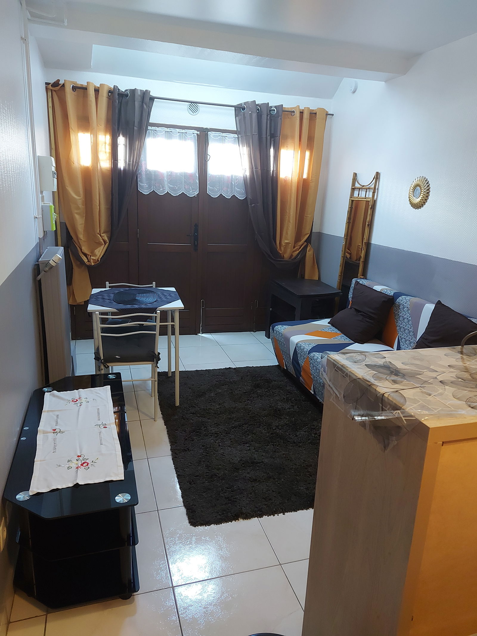 Colocatie Stains 252570